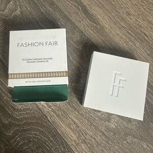 FF Iconic Pressed Powder Compact - Apricot Silk